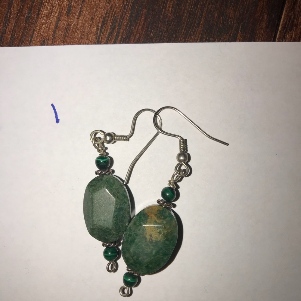 Earring - Picture 2 of 4